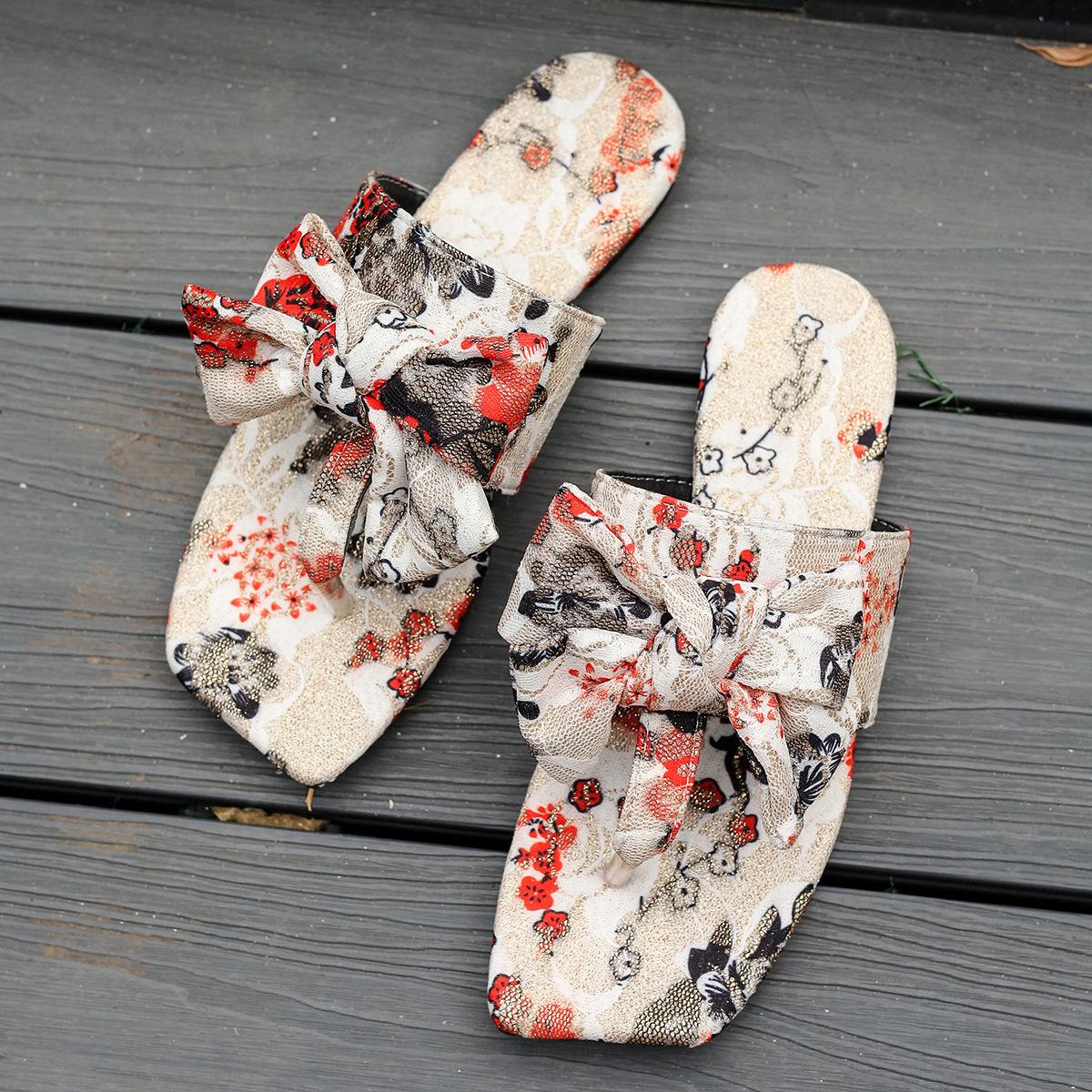 

Large size bow colored toe sandals women s 2024 summer new women wear beach holiday slippers 42