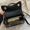 Mini-Crossbody-Tasche im Vintage-Stil für Damen - Schwarz, Magnetverschluss, Verstellbarer Riemen, Perfekt für Weihnachts- & Erntedankfeste