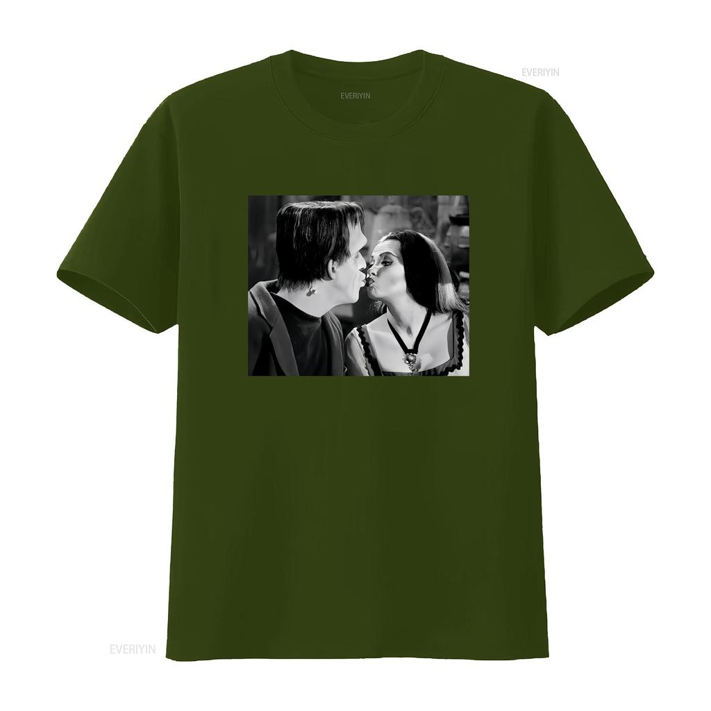 Lily and Herman Munster Kiss Classic Horror Frankenstein T Shirt 414 Vintage Washed Stretched Designer Clothes Homme Unisex