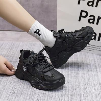 Novos Sapatos Femininos Plataforma Outono Couro 2024 Versátil Preto Casual Tênis Cor Sólida Cadarço Sapatos Vulcanizados Tenis Feminino