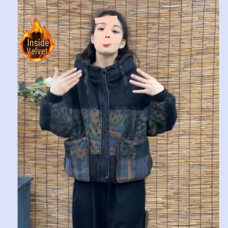 Retro Print Fleece-Lined Hooded Denim Jacket – Winter Warmth & Slim Fit 2025