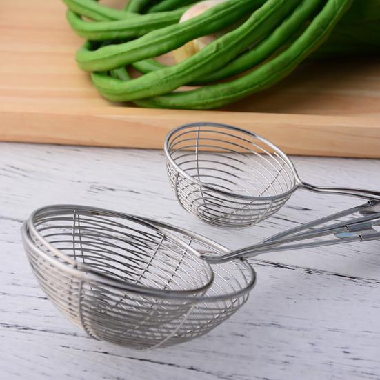 Łyżka cedzakowa Długi uchwyt odporny na oparzenia Odporny na ciepło Można myć w zmywarce Łatwy do czyszczenia Filtrujący Stal nierdzewna Skimmer do pikantnych smażonych klusek