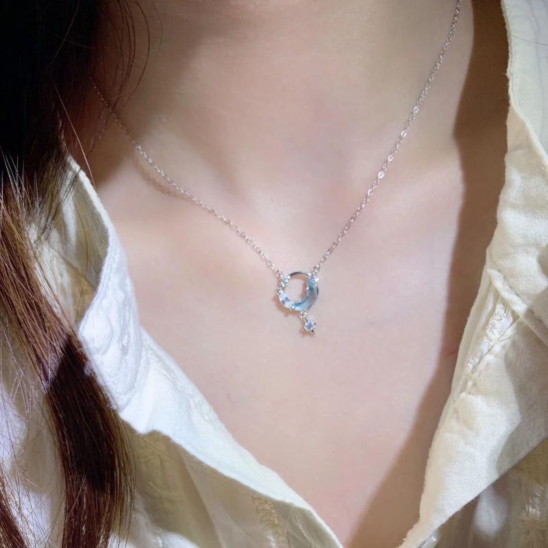 Star and Moon Necklace Women's 2026 New Niche Design Sense Premium Clavicle Chain Pendant Versatile and Simple