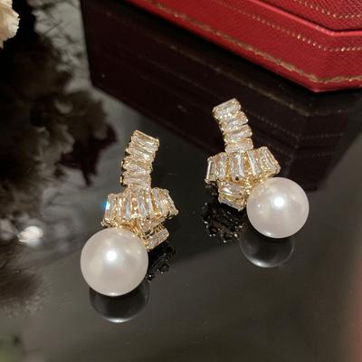 Korea Fashion Cubic Zirconia Pearl Knot Earrings for Girls Design Statement Sweet Summer Stud Earrings Luxury Wedding Jewellery