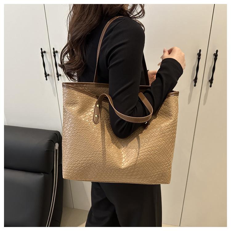 European Style Woven Faux Leather Tote Bag for Women, New Fashionable Large Capacity Shoulder Handbag, Casual Daily Commute Bag CLE
