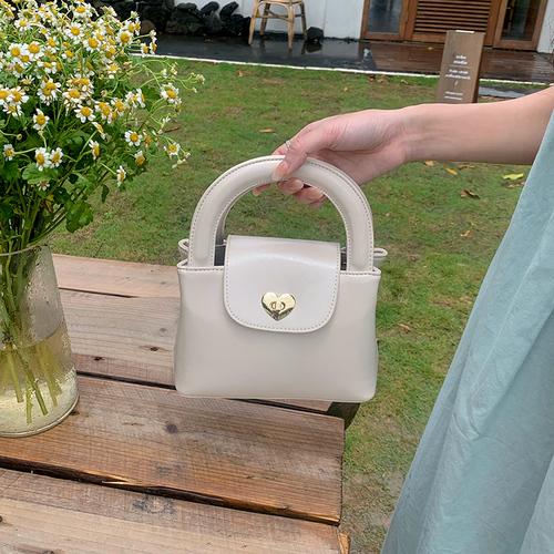 

модна вінтажна сумочка в корейському стилі, суцільна кольорова сумка через плече з натуральної шкіри з замком у формі серця, нова літня літня 2024 року, класична модна сумка через плече 20X14.5X8cm білий