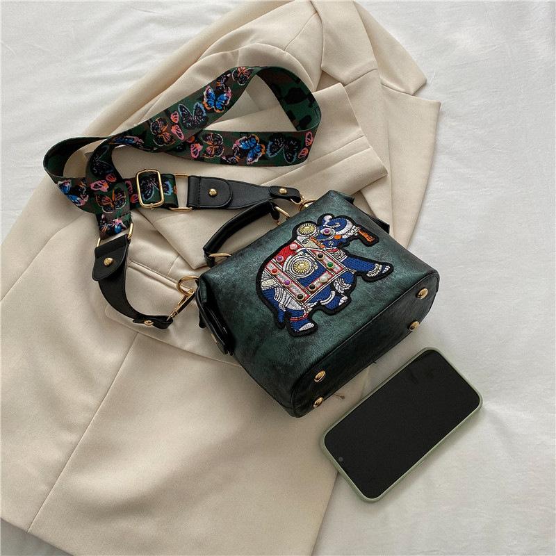 Vintage Embroidery Elephant Doctor Bags Wide Belt Pu Leather Women Shoulder Crossbody Bag Designer Tote Ladies Handbags Purses