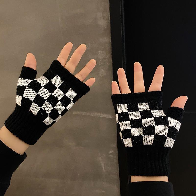 Black and white checkerboard half-finger gloves female couple knitting winter student writing cycling warm half typing tide
