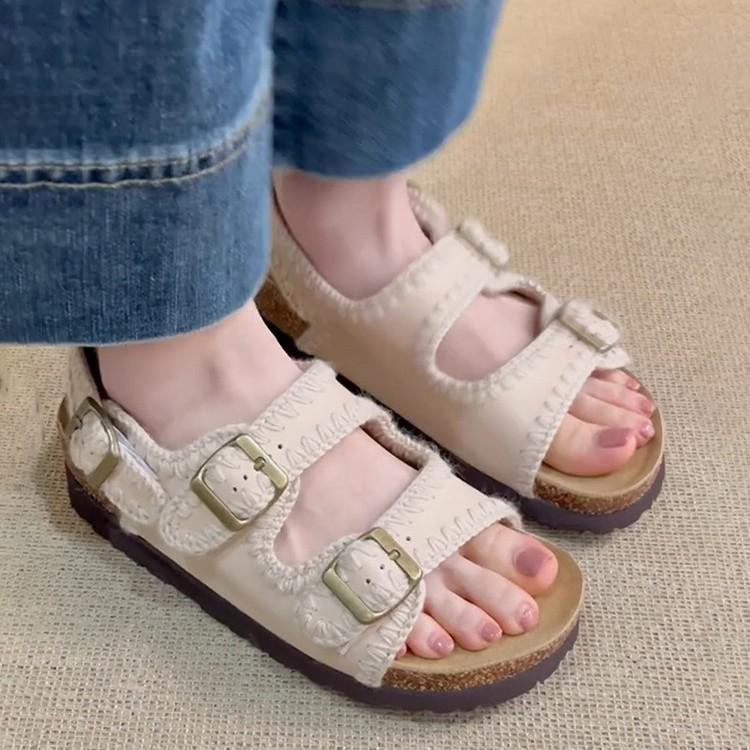 Sheepskin Edition~Retro One Word Buckle Externally Wearing Boken Shoes Summer Fashion Round Head Thick Bottom Beach Sandals