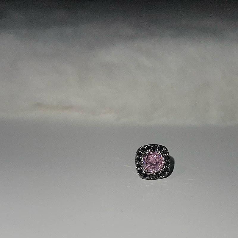 Exquisiter Zirkon-Ohrstecker: Mikro-Eingelegtes Titanstahl-Zuckerwürfel-Design für Frauen.