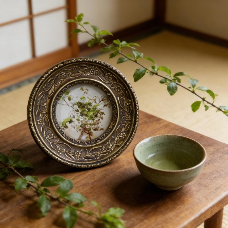 Elegant Resin Circular Picture Frame Antique Design Bronze Carving Photo Frame For Home Decoration And Tabletop Display