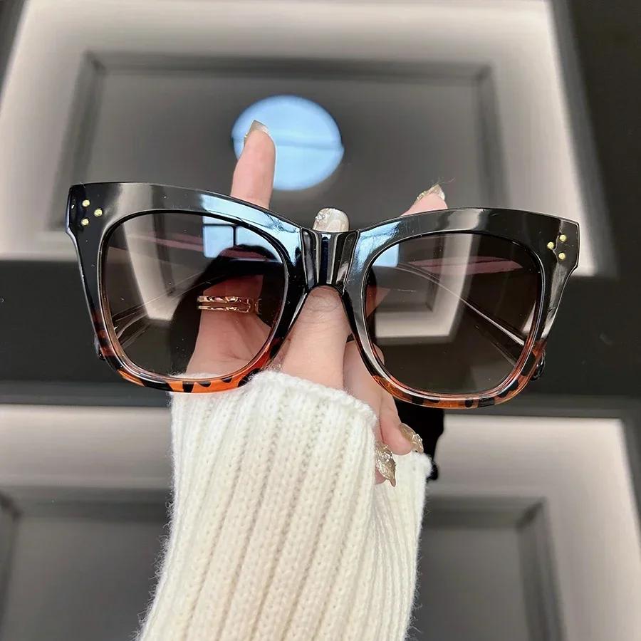 Classic Square Casual Fashion Sunglasses Women Men Vintage Stylish Oval Shaped Minimalist Female Male