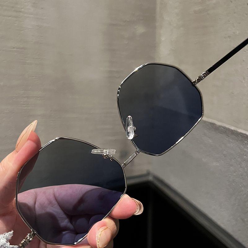 New Men Driving Sunglasses Retro Spring Leg Eyeglasses Outdoor Sports Metal Frame Women's Eyewear UV400