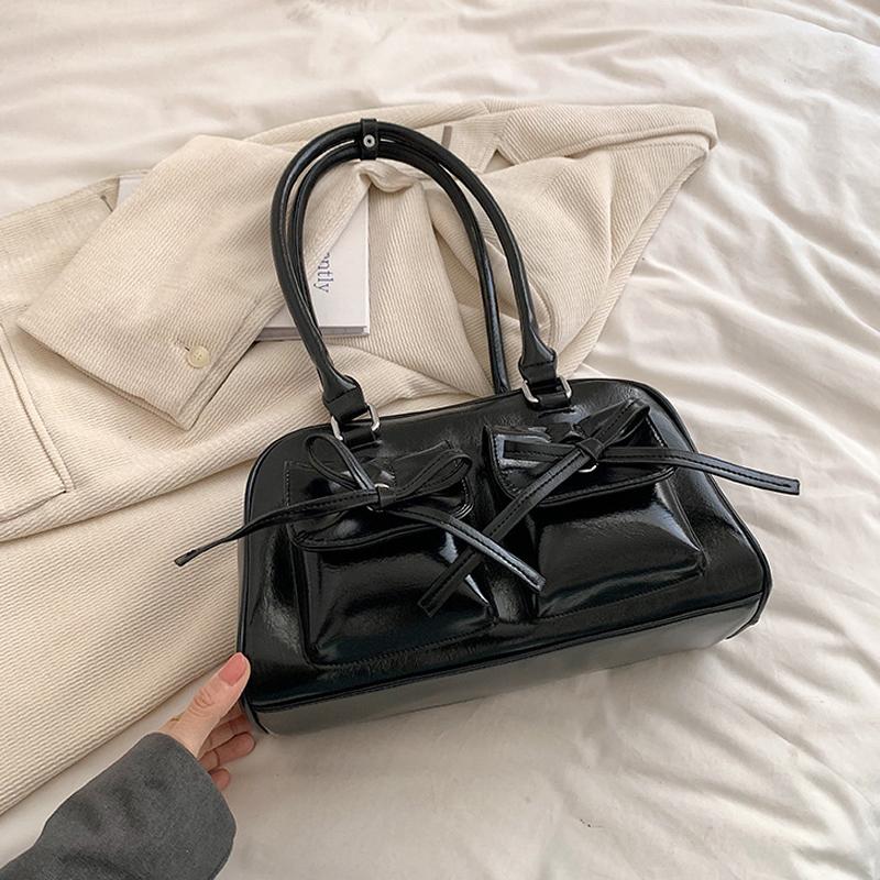 

Flying Stars Bow Underarm Bag for Women PU Leather Spring Fashion and Stylish Small Design Commuter Shoulder Bag 30cmX17cmX10cm