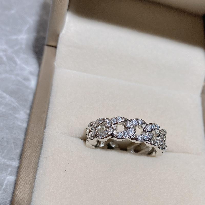 

2026 Carbon Black Premium Light Luxury Niche Couple Ring, Gold-plated Obsidian Tide and Open Chain Ring. Resizable