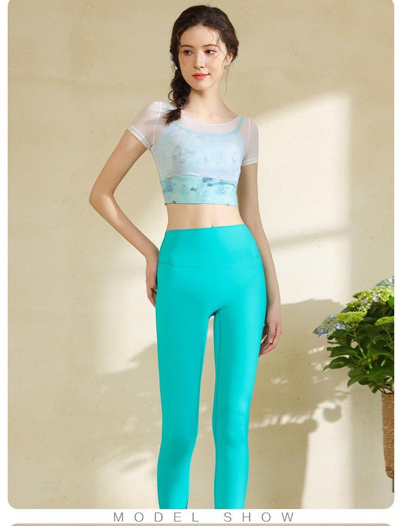 One-Shoulder Mesh Yoga Top with Chest Pads - Breathable, Hollow Design for Dance, Running, Fitness.