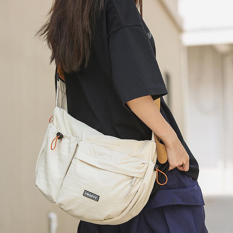 2025 new fanny pack simple and versatile male and female college students high value going out leisure commuting crossbody breast bag
