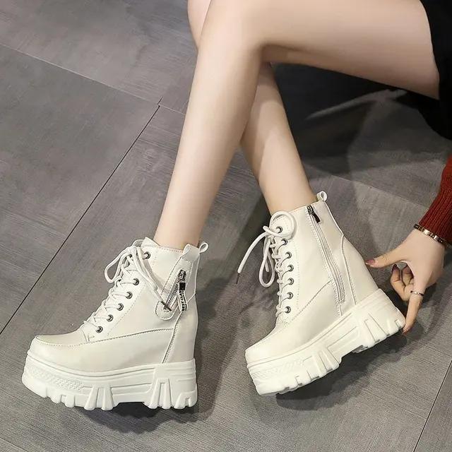 New Women's Thick Soled Ankle Boots 2024 Winter Thick Soled Casual Sports Shoes High Top Leather Lace Up Short Boots