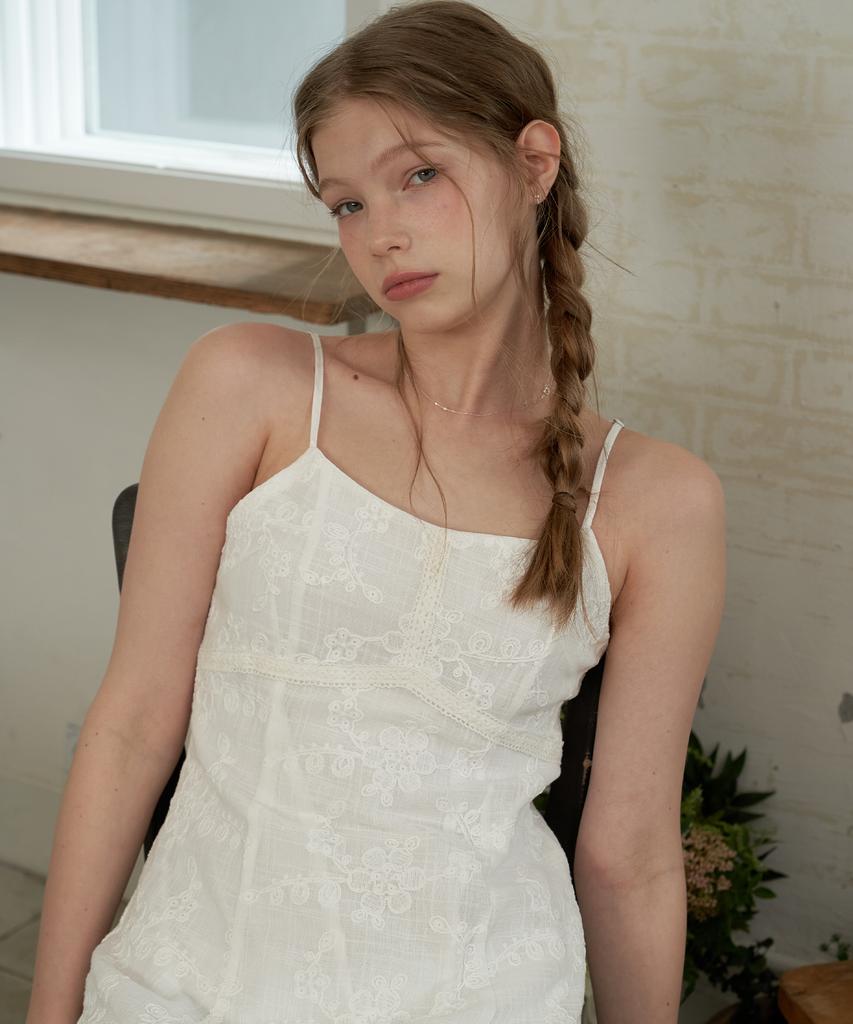 Peullobeu Floral Jacquard Sleeveless Dress_Wt