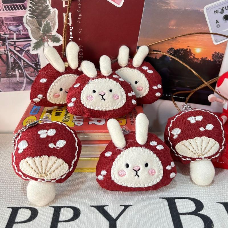 Cogumelo Coelho Tecido Brinquedo de Pelúcia Chaveiro Desenho Animado Coelho Boneca de Pelúcia Macia Pingente Anel de Chave de Carro Decoração de Bolsa Mochila Presente para Criança