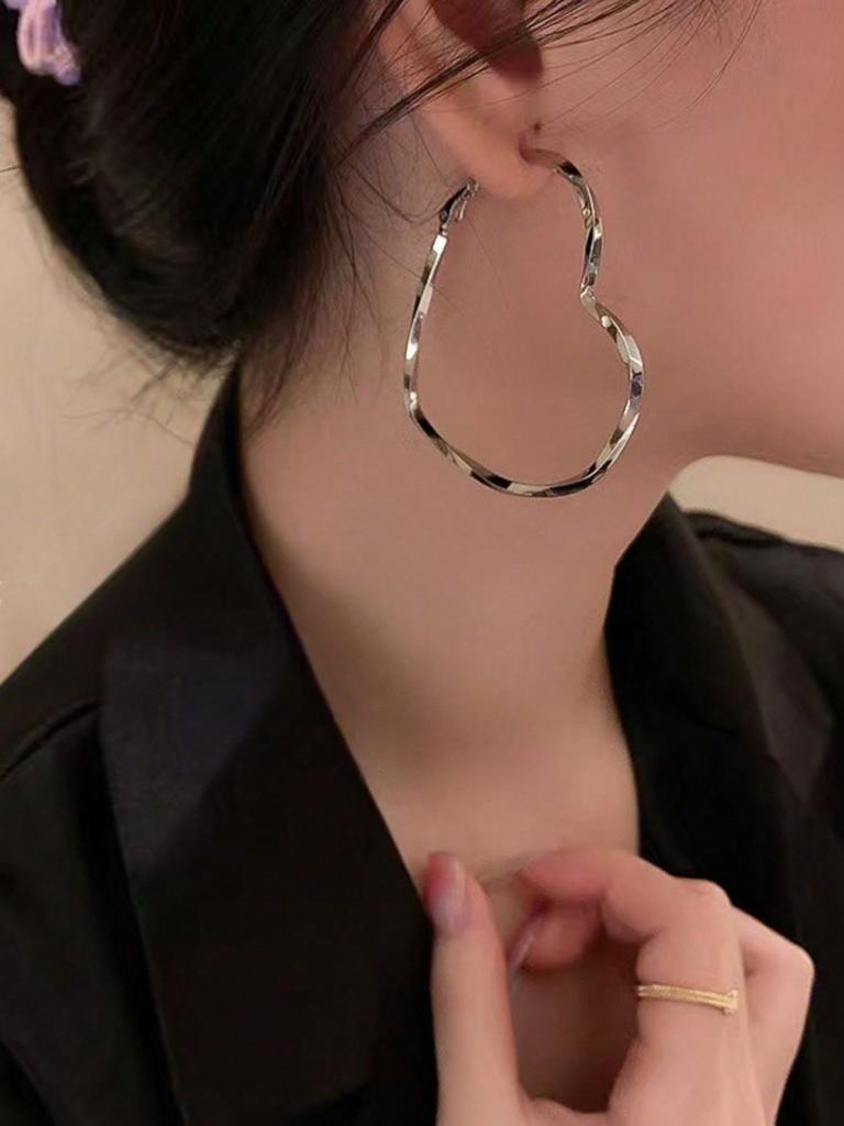 1 Pair Fashion Heart Shaped Twist Design Earrings, Elegant Casual Style For Women Valentines,Mom,Mother,Mother's Day,Gift