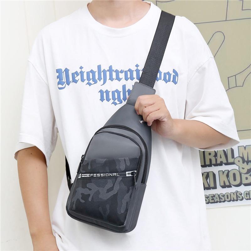 New outdoor men's breast bag casual fashion trend messenger bag camouflage large capacity chest bag