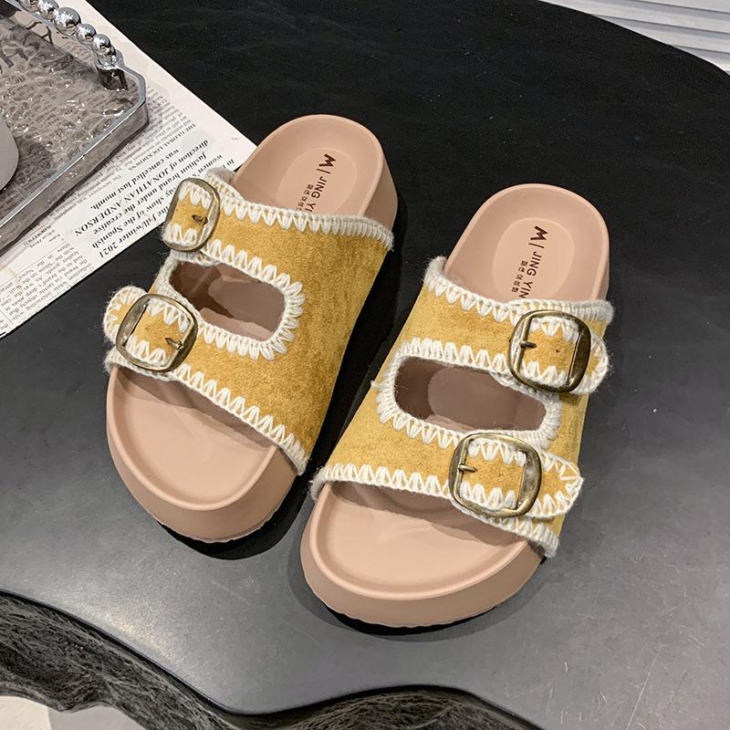 Fashion and Comfortable Hot Air Platform Slippers Women's 2025 Summer New Outer Wear Boken Shoes Heightened Non-slip One-word Slippers