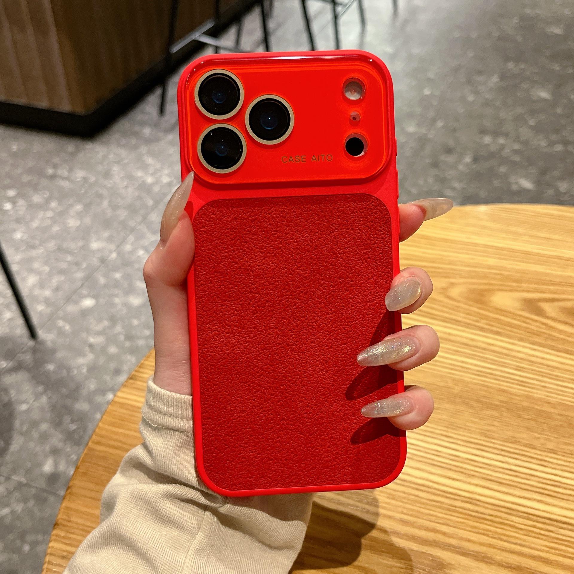 

Retro Leather Phone Case for iPhone 16 Pro Max/17 - Autumn/Winter Edition 16