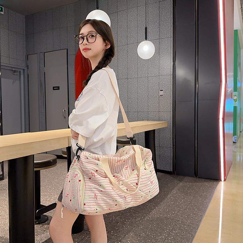 Large-capacity short-haul travel bag New handbag Dry and wet separation Sports messenger fitness bag Luggage boarding