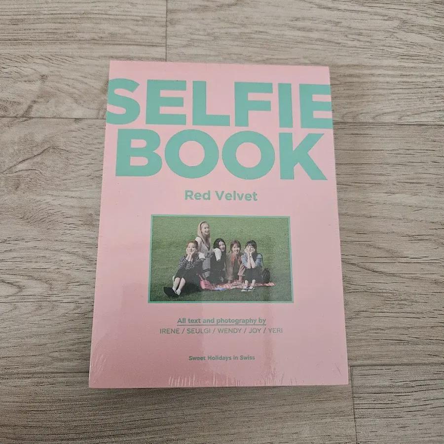 

Redvelvet Селфи-бук #3 Запечатанный