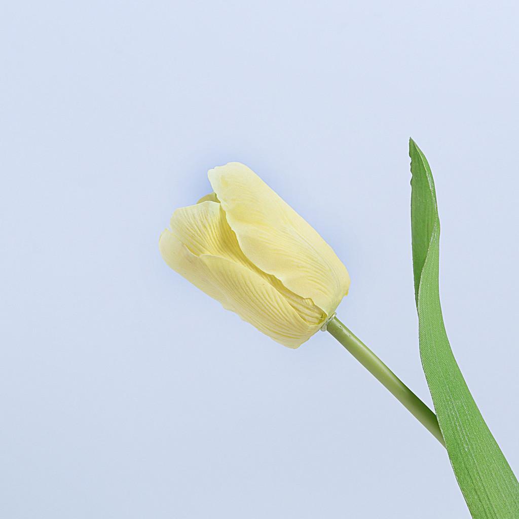 Feel Faux Moisturizing Tulipa Gesneriana Flower Bouquet For Interior Decor