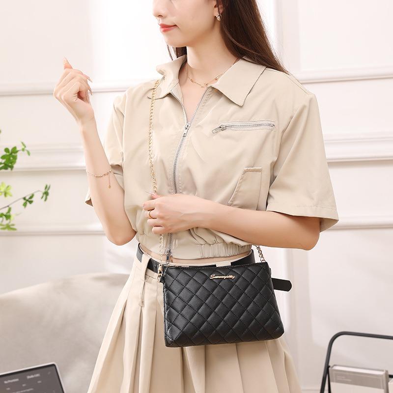 Simple Atmospheric Chain, Small Square Bag, Small Fresh Rhombus Embroidered Shoulder Mobile Phone Bag, a Women's Bag.