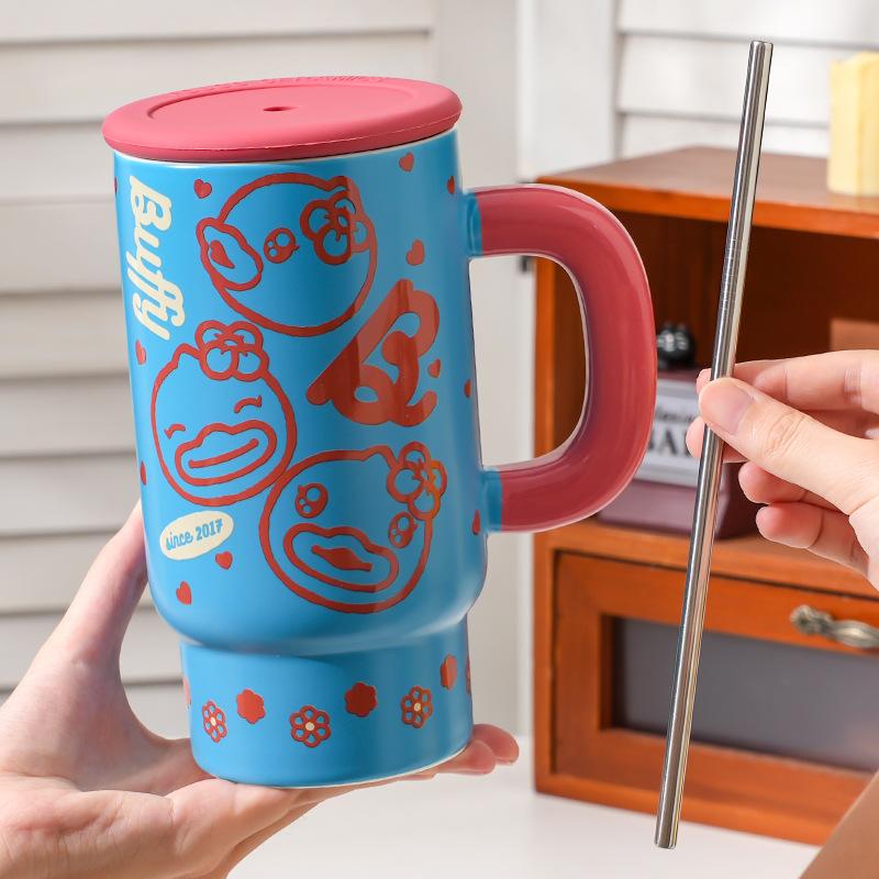 Keramický hrnek na vodu se slámkou Malá žlutá kachnička Domácnost Kolej Velkokapacitní Ledový magnát Kreativní suvenýrový hrnek s víčkem