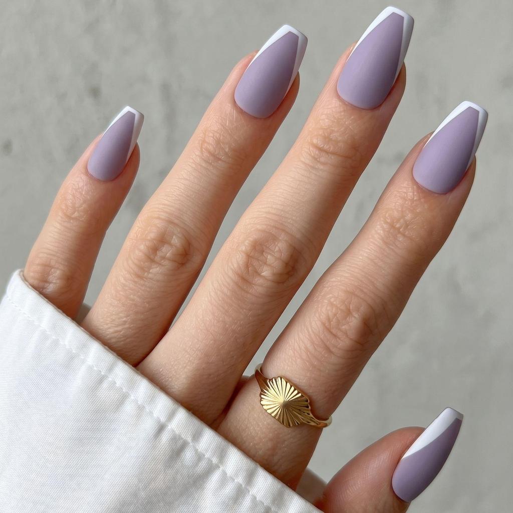 Hochwertige tragbare künstliche Nägel im Mandel-Nude-French-Stil – mittellange und lange Nagelspitzen