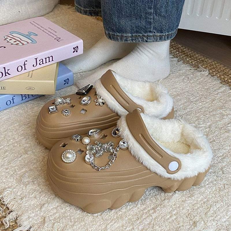 Herren- und Damen-Plüschpantoffeln für den Winter 2024: Fellige, dicksohlige, höhenverstärkende Clogs für den Außenbereich