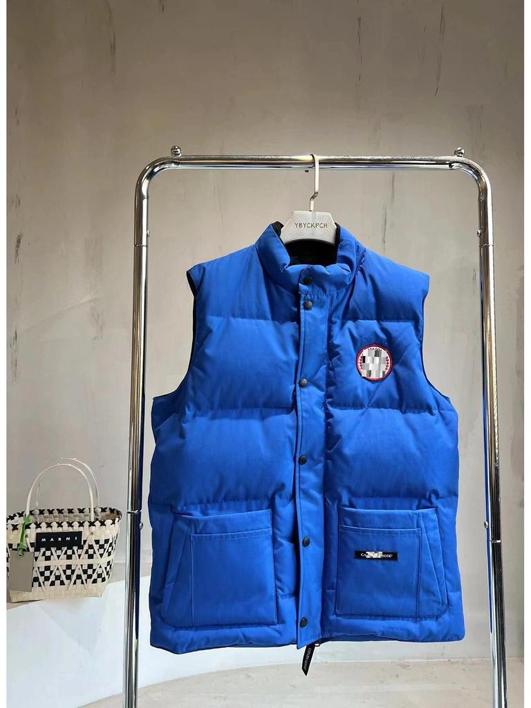 Goose Down Men's Lightweight Vest - Trendy, Warm, High-End Outerwear for Spring, Autumn, Winter.
