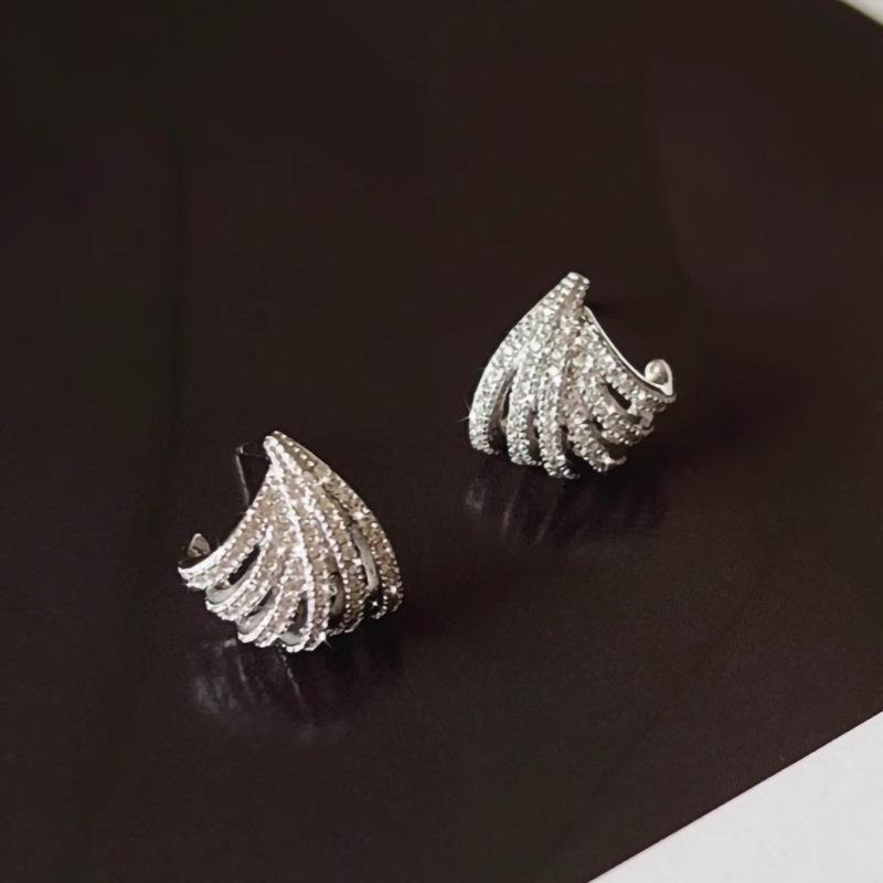 Cao Shi Ou Han Multi-layer Linear Design Zirconia Earrings - Fashionable, Shiny Jewelry for Everyday Style