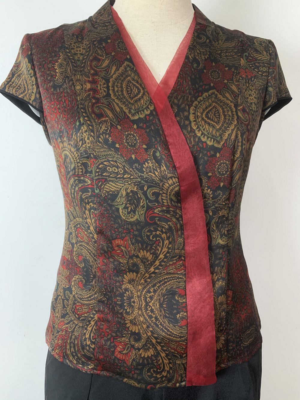 

Elegant Multi-color Xiangyun Mulberry Silk Top for Middle-Aged and Elderly Women 4XL