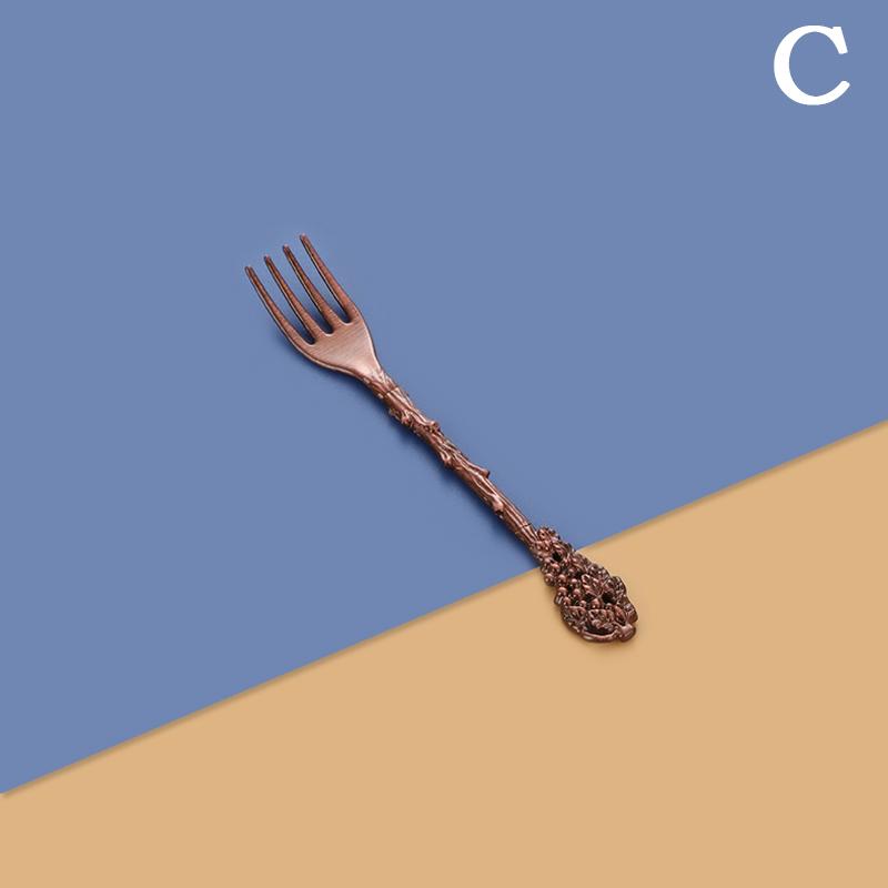 2PCSEuropean Dessert Fruit Fork Stainless Steel Long Handle Cake Snack Fork Embossed Tableware Salad Fork Kitchen Utensils