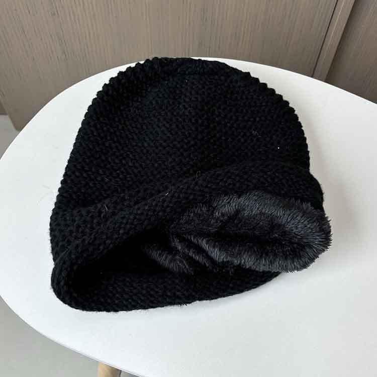 Curled Edge Piled Hat Women'S Autumn And Winter Big Head Circumference Confinement Cold Hat Showing Small Face Warm Knitted Wool Hat