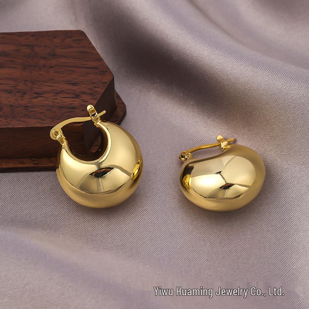 Silver Needle Circle Earrings, Fashionable High-End Copper Ear Hoops, Light Luxury, Versatile Jewelry Accessory.