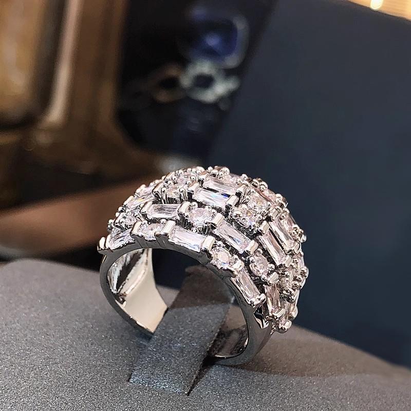 Huitan Trendy Luxury Crystal CZ Women Rings Fashion Contracted Design Geometric Rings Wedding Party Statement Drop Ship