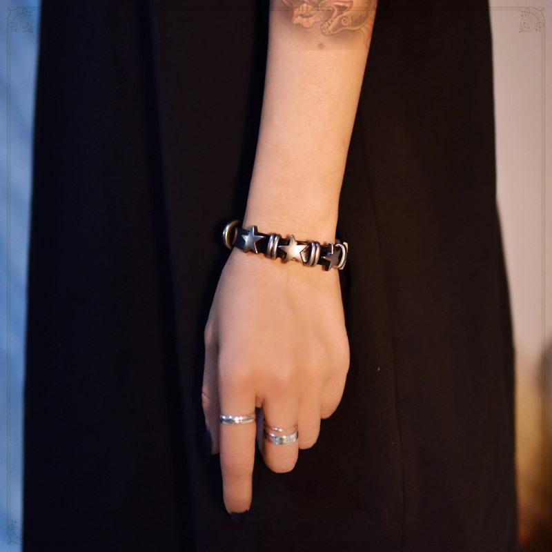 Retro Soft Leather Star Leather Bracelet Bracelet, Adjustable Rivet, Male and Female Couples Bracelet