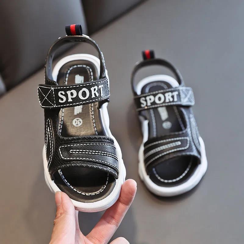 Leichte Sommersandalen für Kinder, weiche Sohle, einzelne Outdoor-Sandalen, rutschfeste, vielseitige flache Jungen-Sandalen