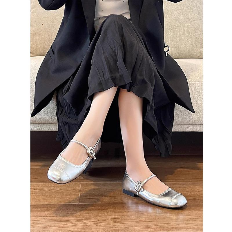 Silver word with light mouth flat bottom Mary Jane women's shoes new with skirt single shoes