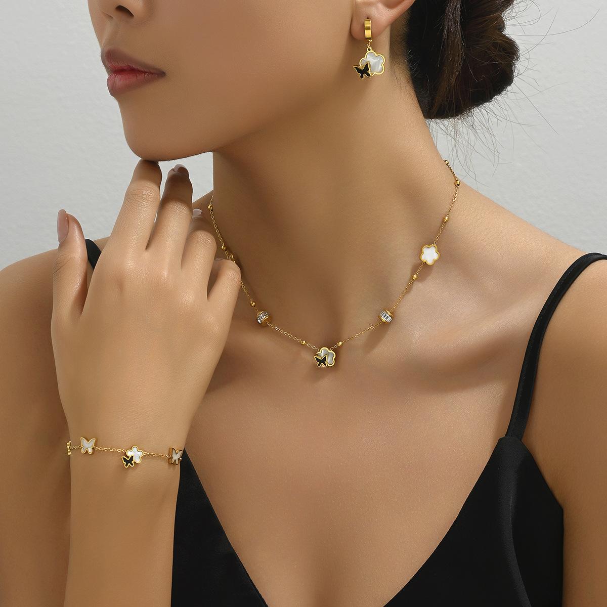 

Простой геометрический браслет, серьги, комплект, универсальное маленькое ароматное ожерелье с инкрустацией из циркония в виде бабочки