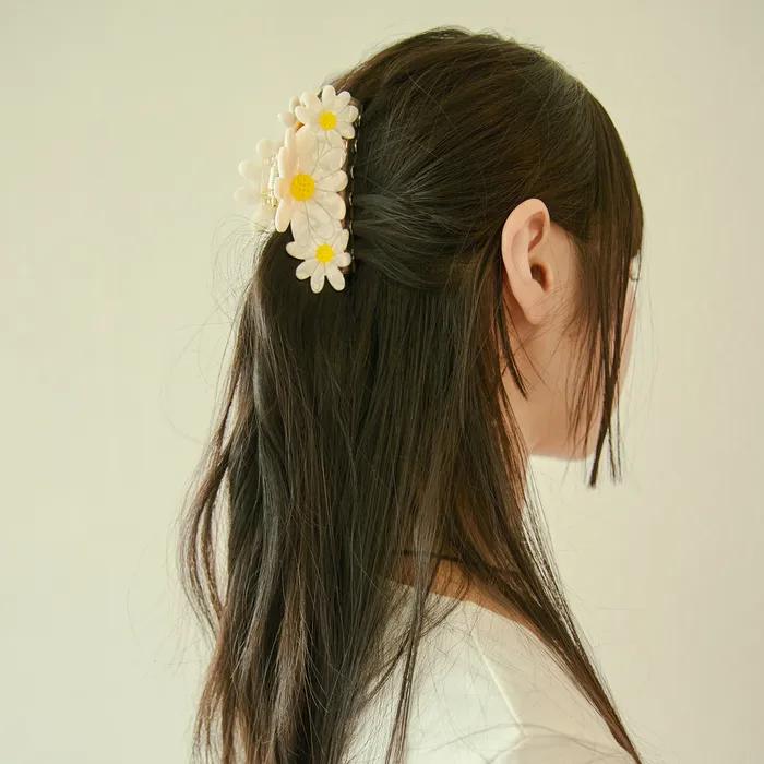 Trio Daisies Hair Claw