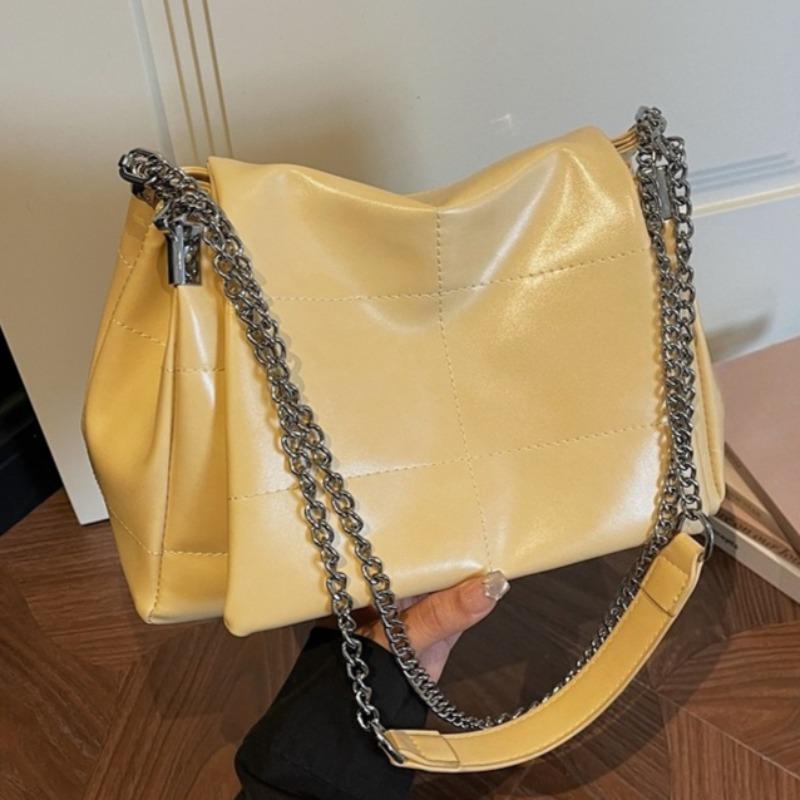 Fashion Minimalist PU Leather Shoulder Bags for Women Chain Crossbody Bag with Quilted Detail for Work and Outings Daily Use and Travel
