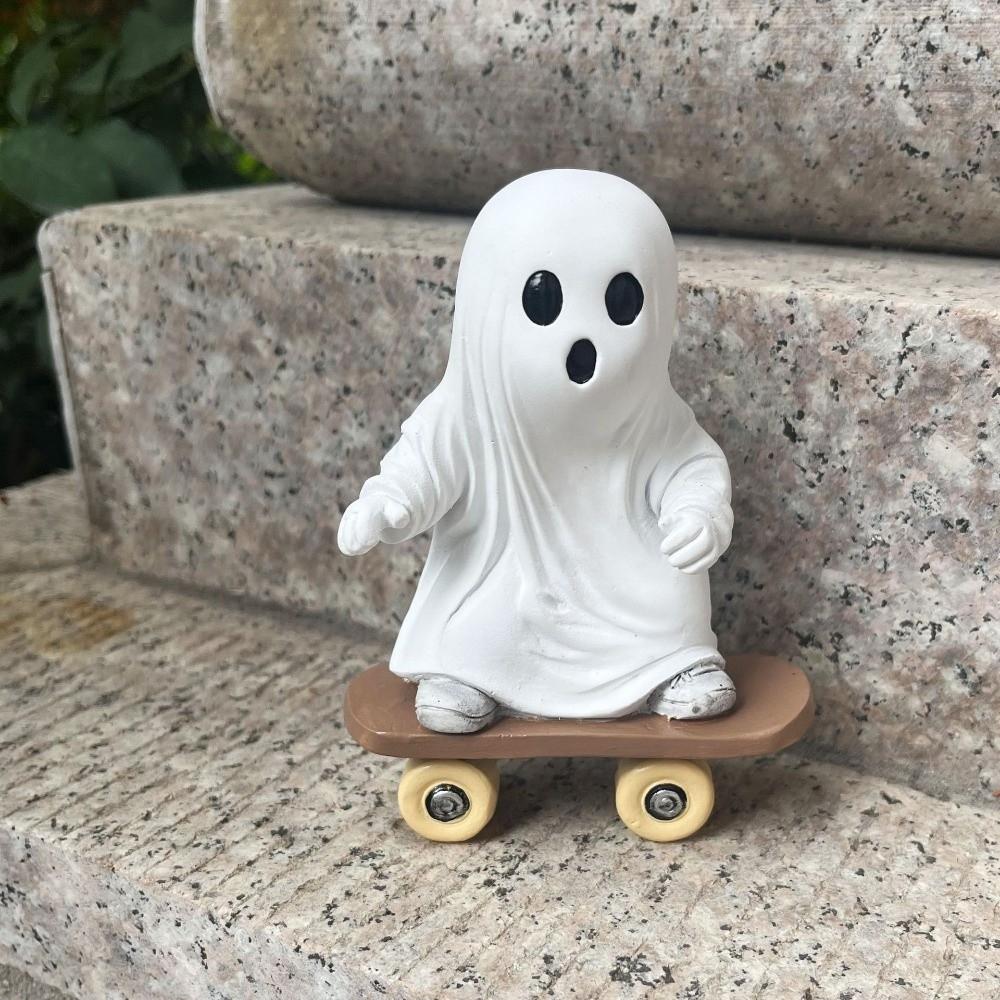 Skateboard Ghost Halloween Ghost Statues Handicraft Model Resin Skateboard Ghost Figurines Collectible Statue