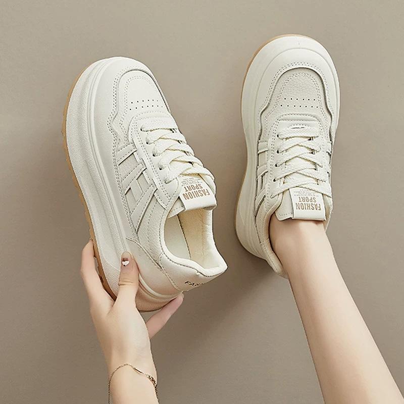 Little white shoes women's 2025 new popular autumn platform bread shoes sports and leisure students board shoes niche versatile